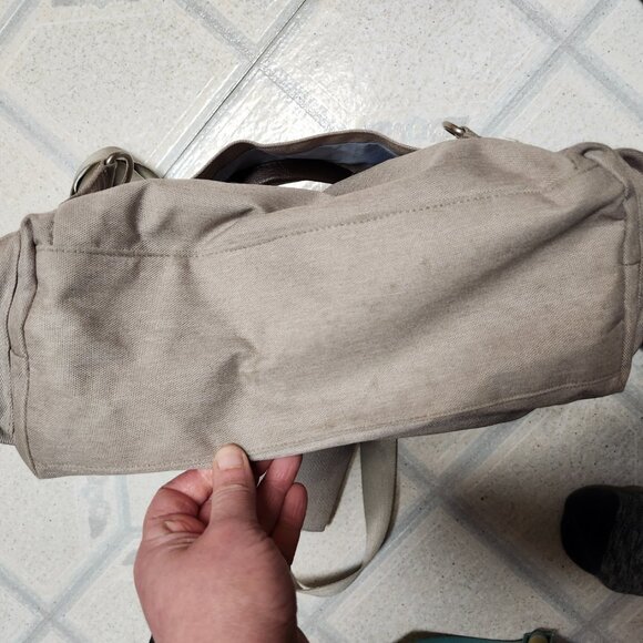 Baggallini cross body tote - Picture 5 of 8